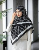 روسری نخی طرح شنل مشکی کد C24598